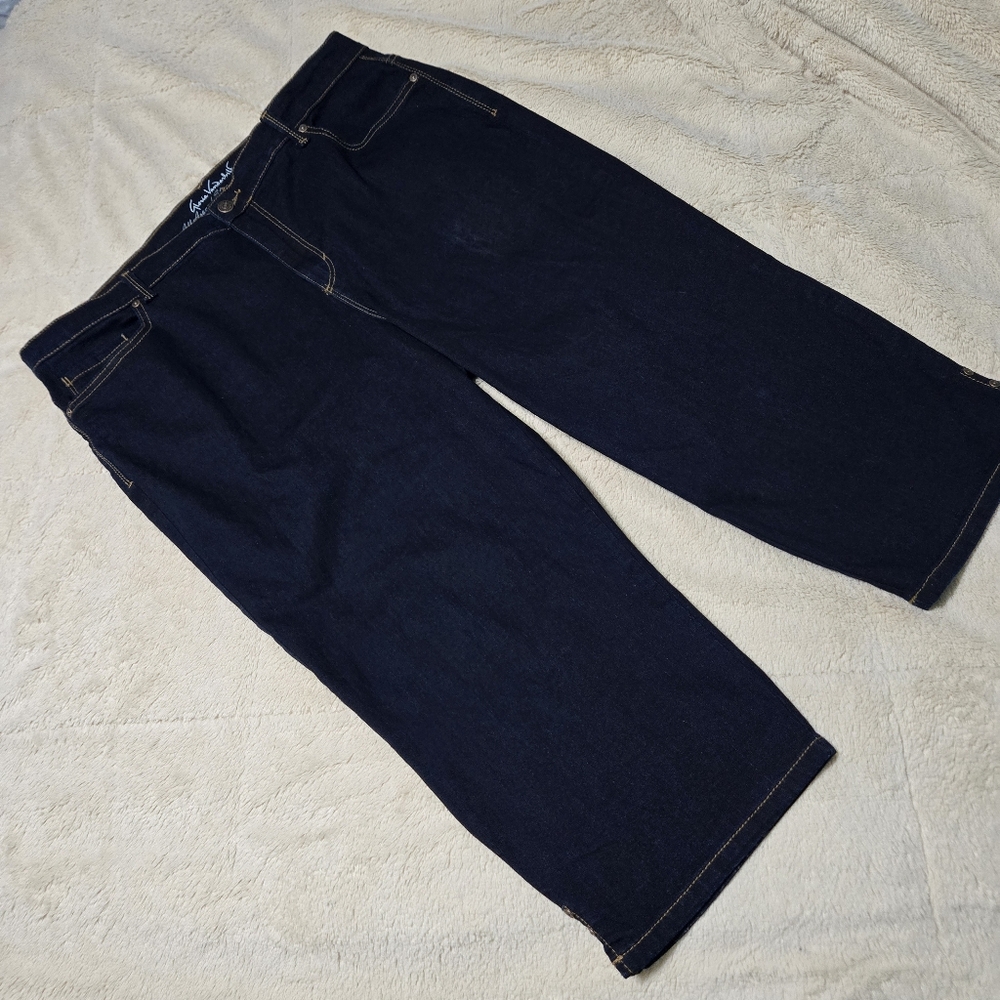 Gloria Vanderbilt Amanda Jeans All Around Slimming Effect Denim Capri, 18 W - Picture 2 of 14
